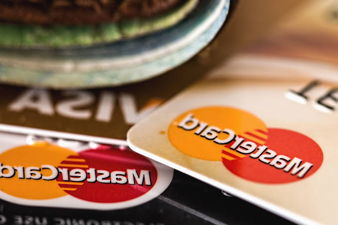 How Do Installment Payment Plans Work on a Credit Card?